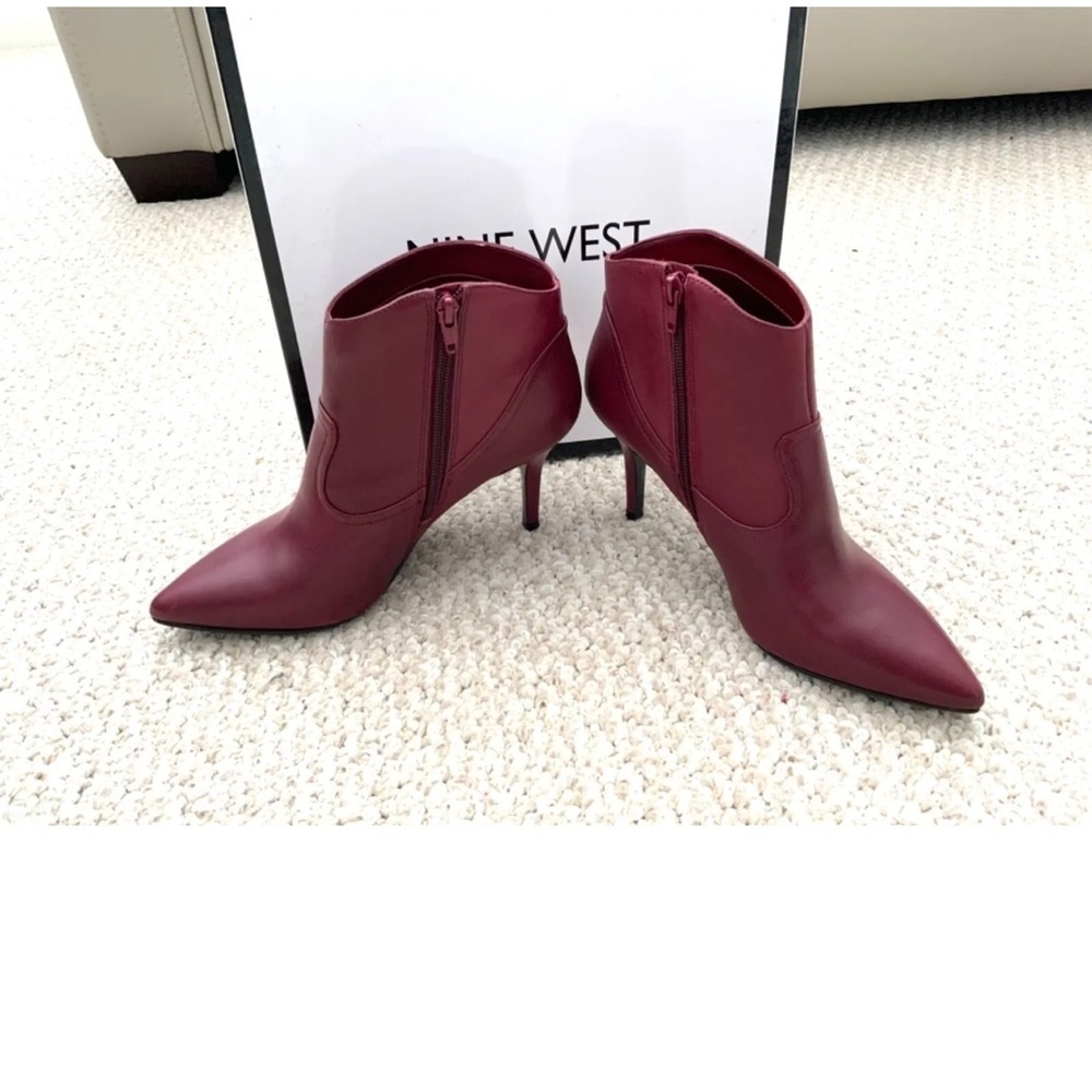 90s vintage Nine West Burgundy Leather High heel booties